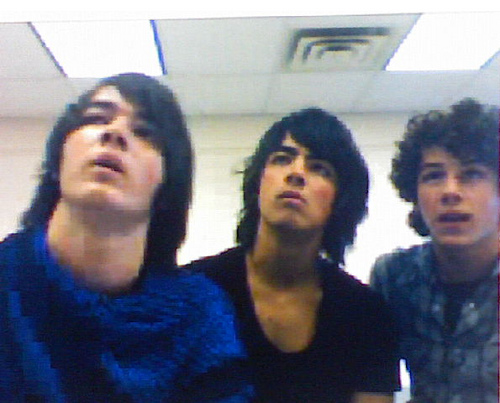 jonas brothers live chat